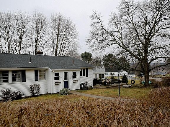 3rd image of 44 Lane Dr