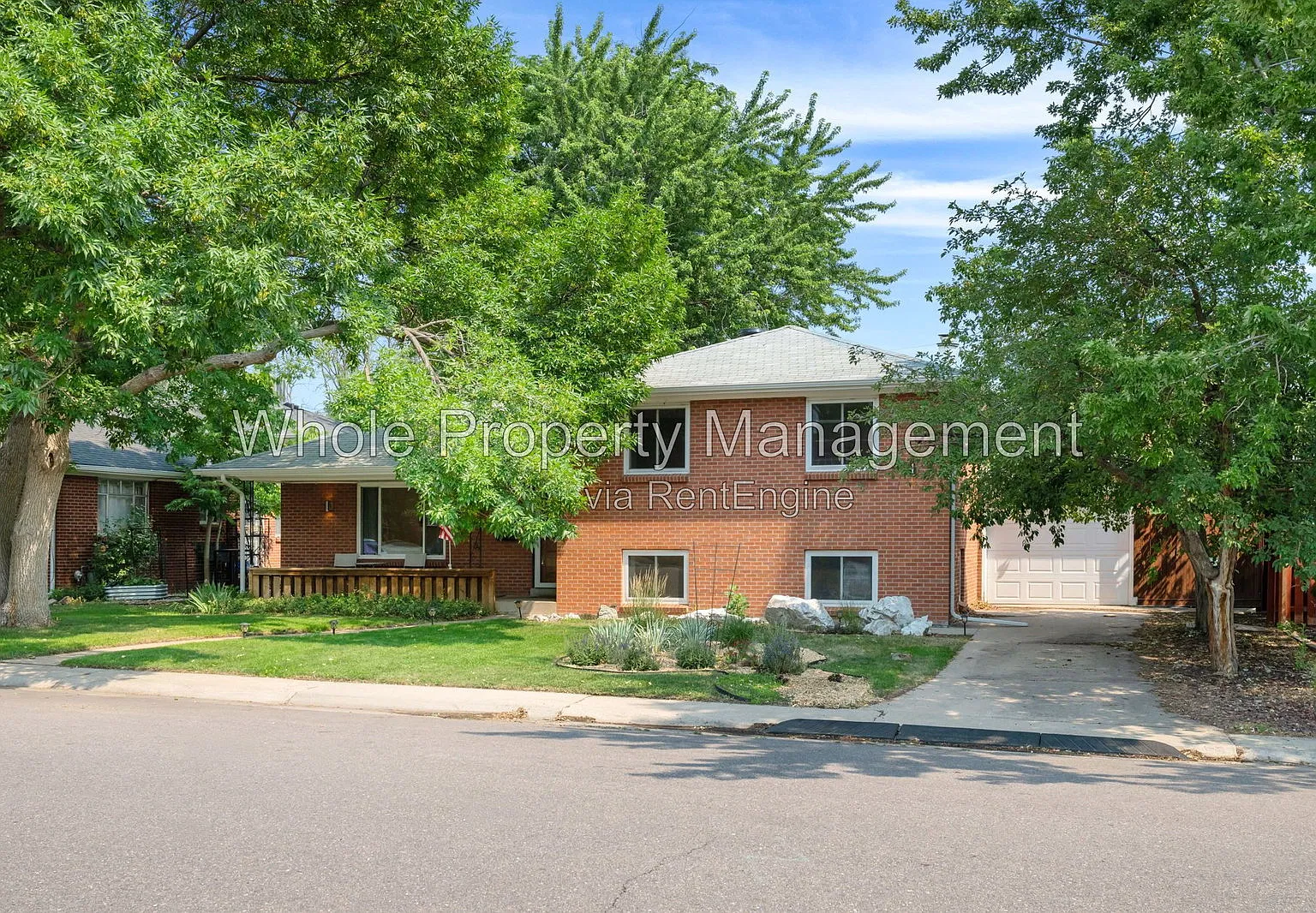 4 bed, 2.0 bath, 1800 sqft, $3,000 — Photo 2