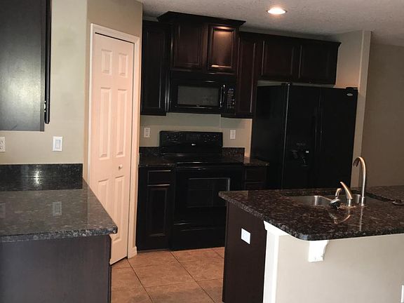 3rd image of 5430 Windsor Lake Cir