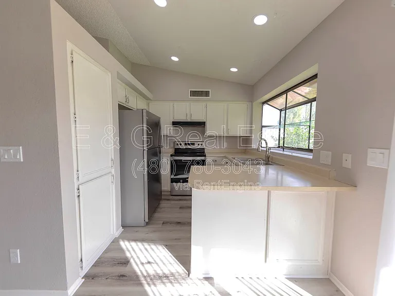 10713 W Campbell Ave — Photo 10