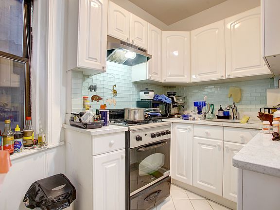 3rd image of 410 E 59th St APT 3A