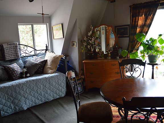 Upstairs Bedroom #1