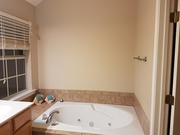 Master Bath Jetted Tub