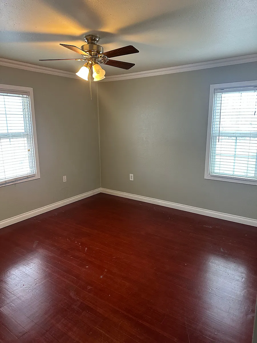 Building Photo - 524 Goethals Dr #2