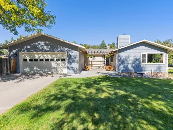 6192 Blake Rd, Rapid City, SD 57702