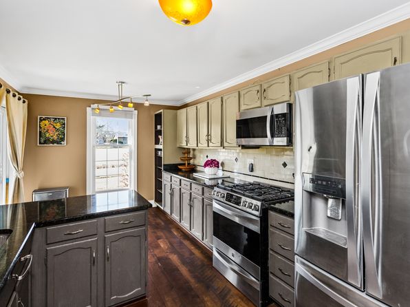 2165 Sunderland Ct APT 101-A, Naperville, IL 60565