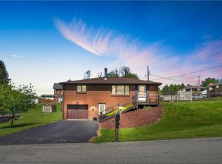 100 Sir Richard Dr, Irwin, PA