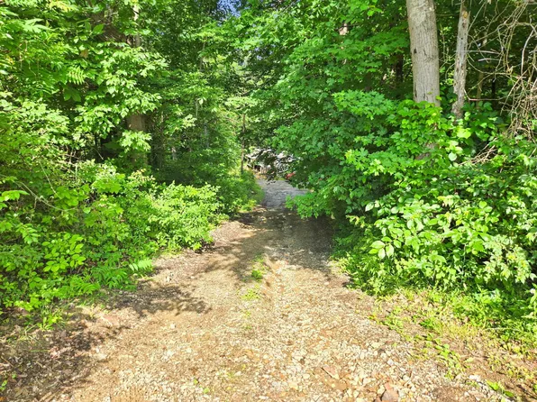 8763 State Route 664 N, Logan, OH 43138