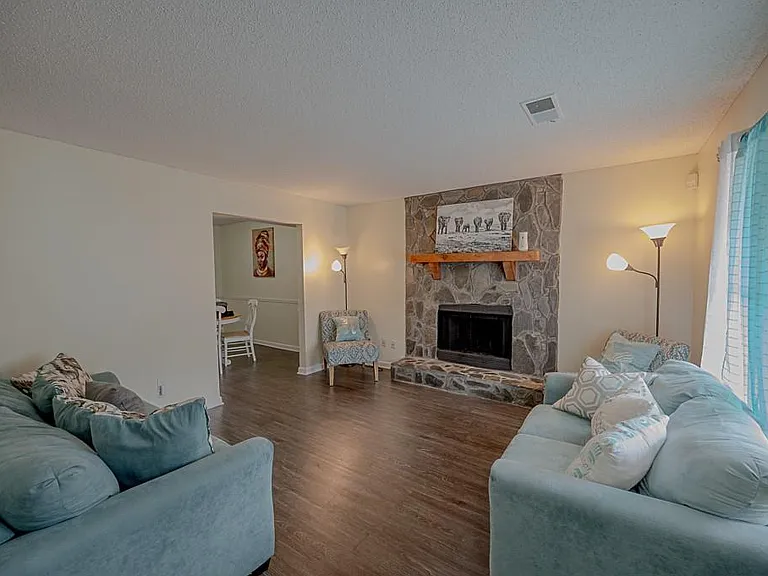 5393 Kirk Dr — Photo 8