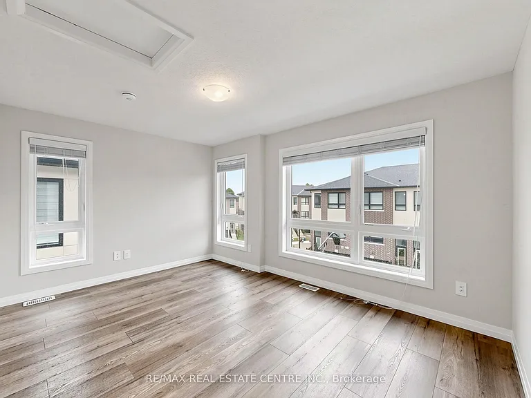 720 Grey St S #55 — Photo 27