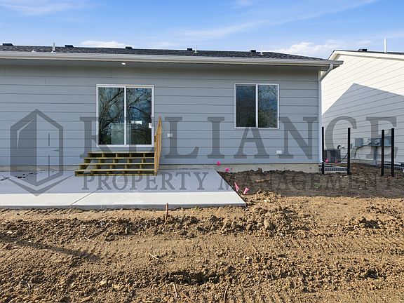 2nd image of 5240 N Pinecrest St
