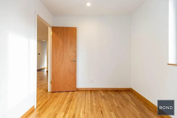 Rented by Bond New York | media 47