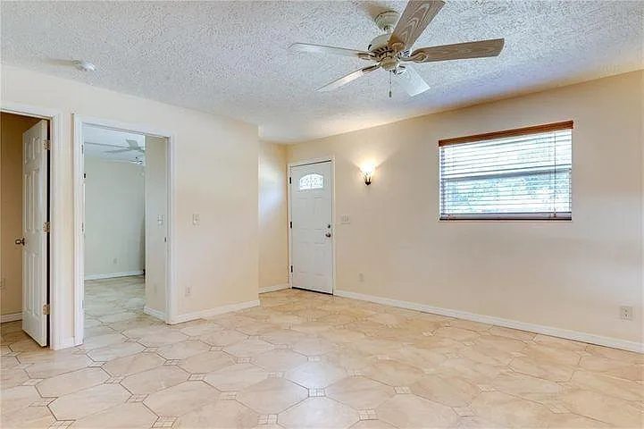 944 Louisiana Ave — Photo 4
