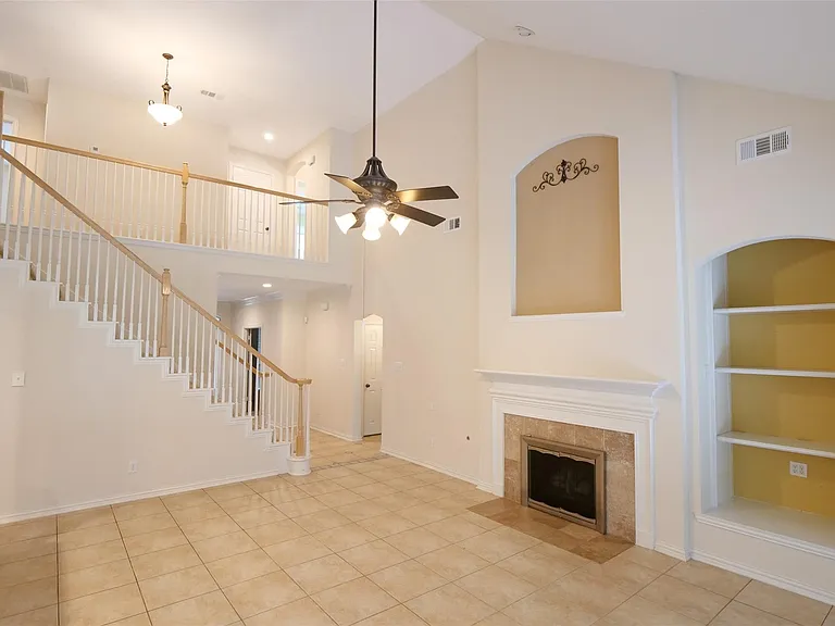 22719 Sierra Lake Ct — Photo 10