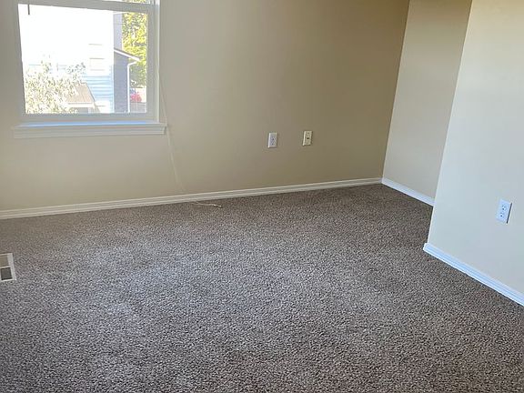 2nd image of 4008 Byron Ave #202