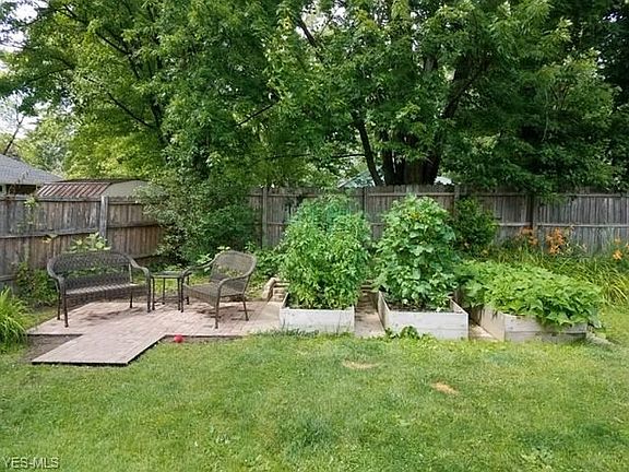 2nd image of 133 Parklane Dr