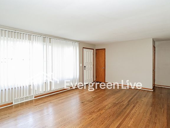 3rd image of 5592 Sunnywoods Ln