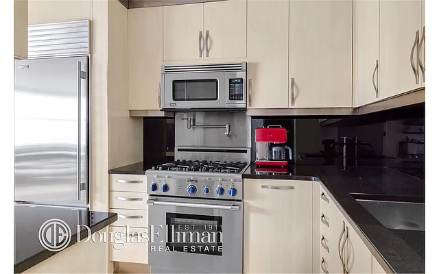 Sold by Douglas Elliman | media 14