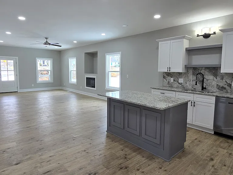 5058 Shattalon Dr — Photo 12