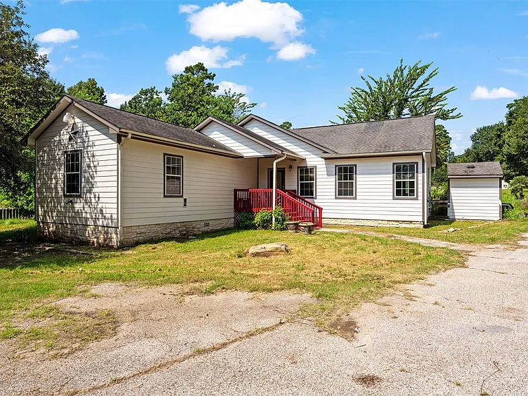 714 Shawnee Dr — Photo 3