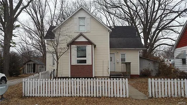 919 W Green St photo 1