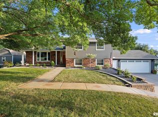 250 Circle Shore Dr, Washington, IL 61571