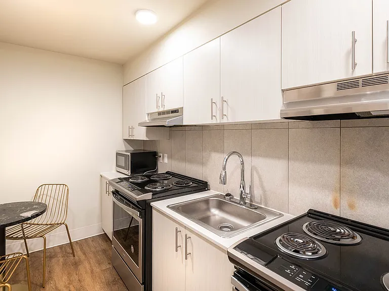 Plaza Apartments — Photo 62