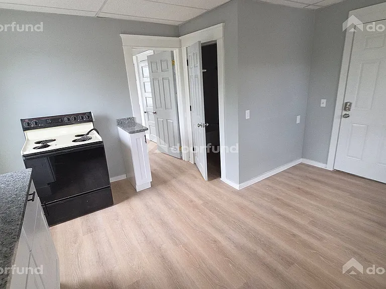 224 Main St #4 — Photo 1