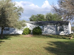 3748 Roznov Rd, Fayetteville, TX 78940