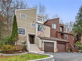 22 Boulder Ln, Goldens Bridge, NY 10526