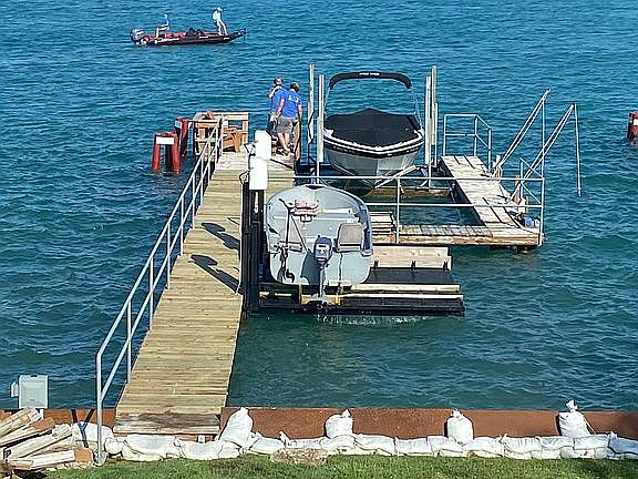 70’ dock/10-ton boat hoist 