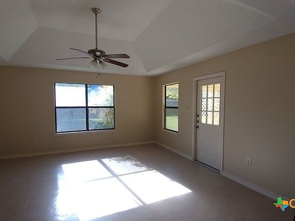 4th image of 165 Forest Dr
