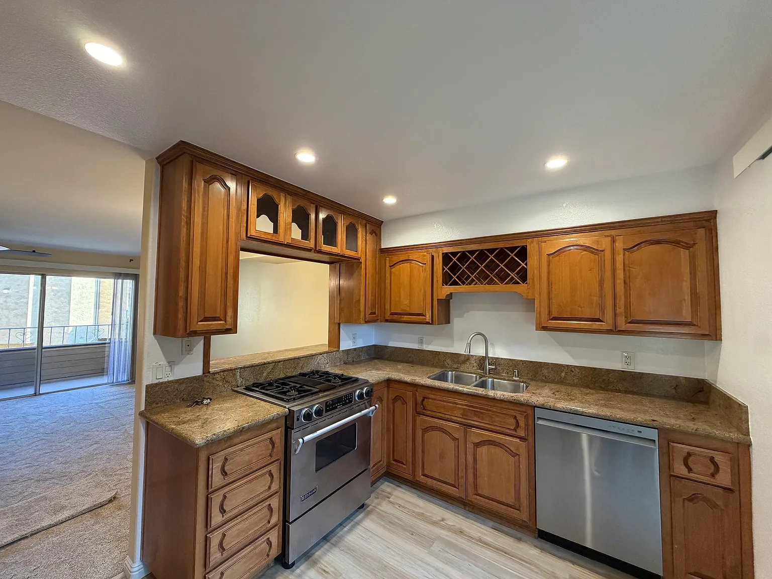 2 bed, 1.5 bath, 1063 sqft, $2,595 — Photo 2
