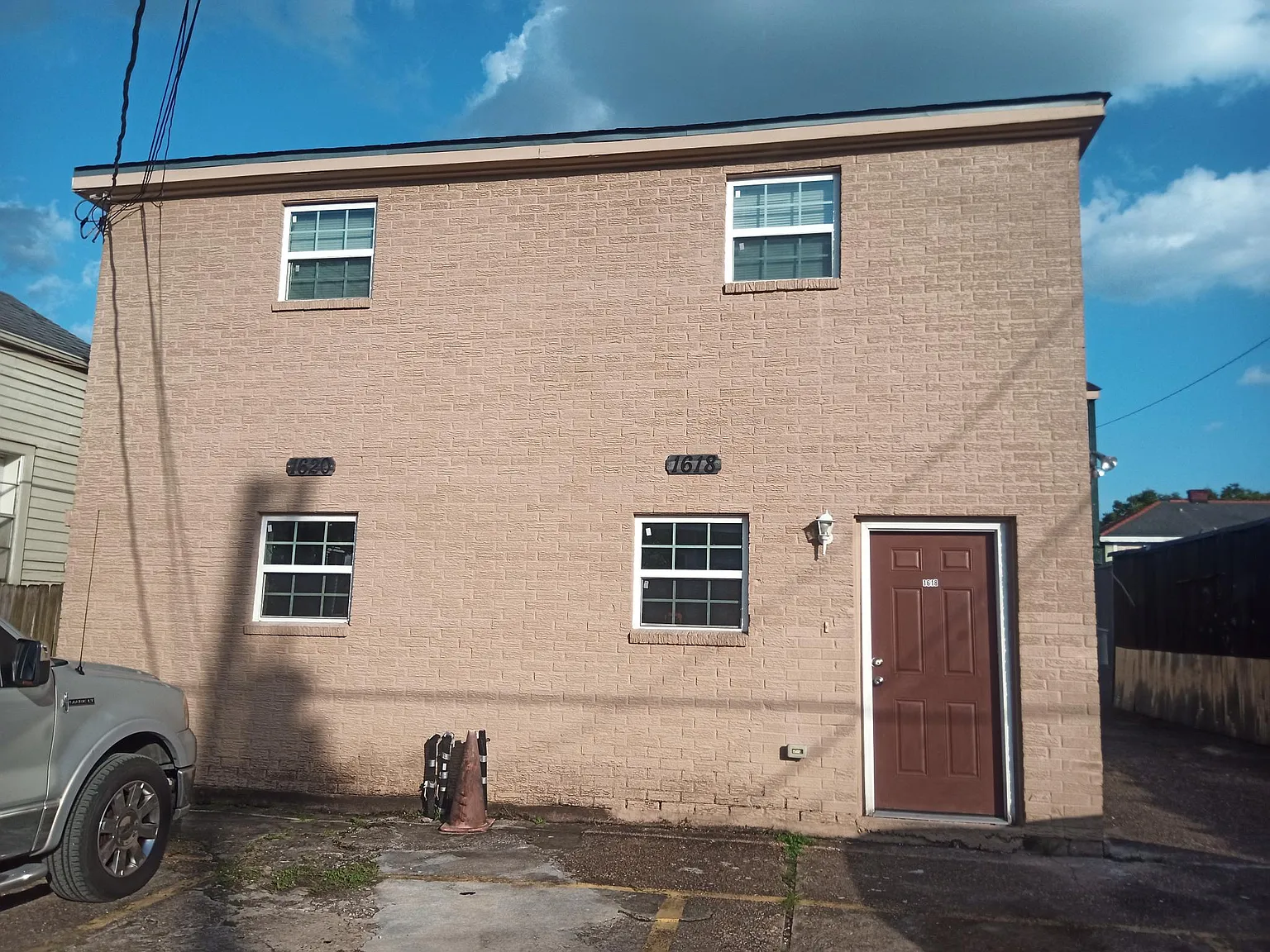 2 bed, 900 sqft, $1,400 — Photo 2