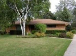 W143N7562 Circle Ct, Menomonee Falls, WI 53051