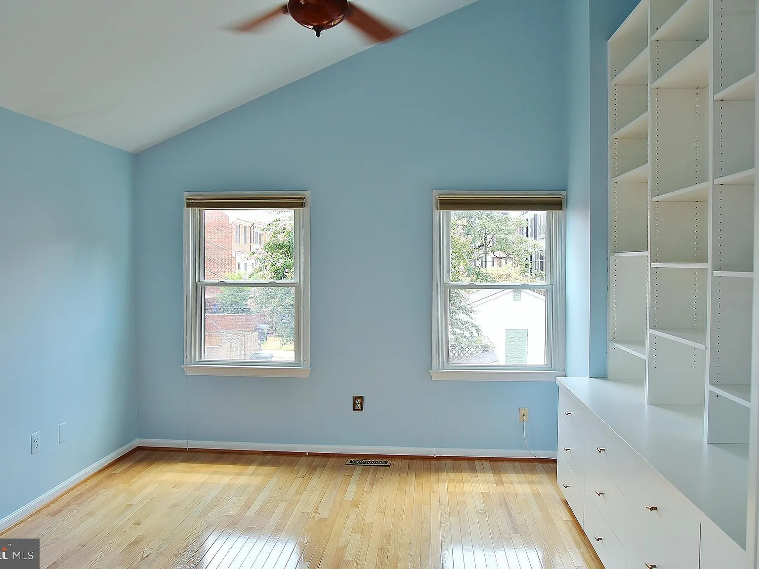 2 bed, 1.5 bath, 1120 sqft, $3,950 — Photo 3