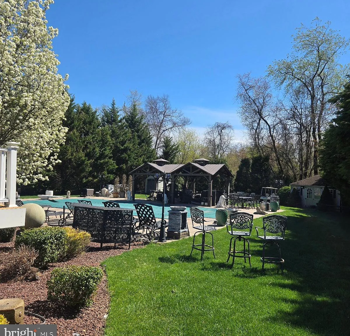1 bed, 1.0 bath, 5011 sqft, $1,950 — Photo 3