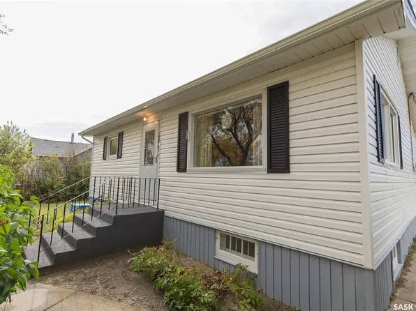 247 Manitoba Avenue, Kerrobert, SK S0L 1R0