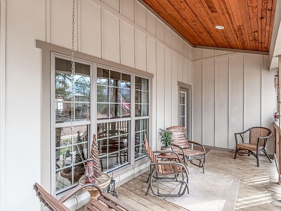 2nd image of 17 Dianes Loop