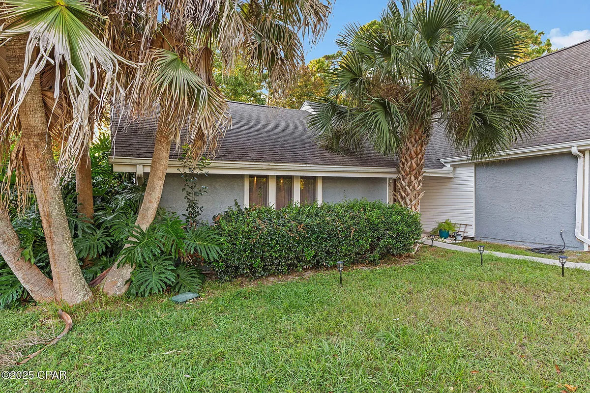 Building Photo - 301 Fairway Blvd