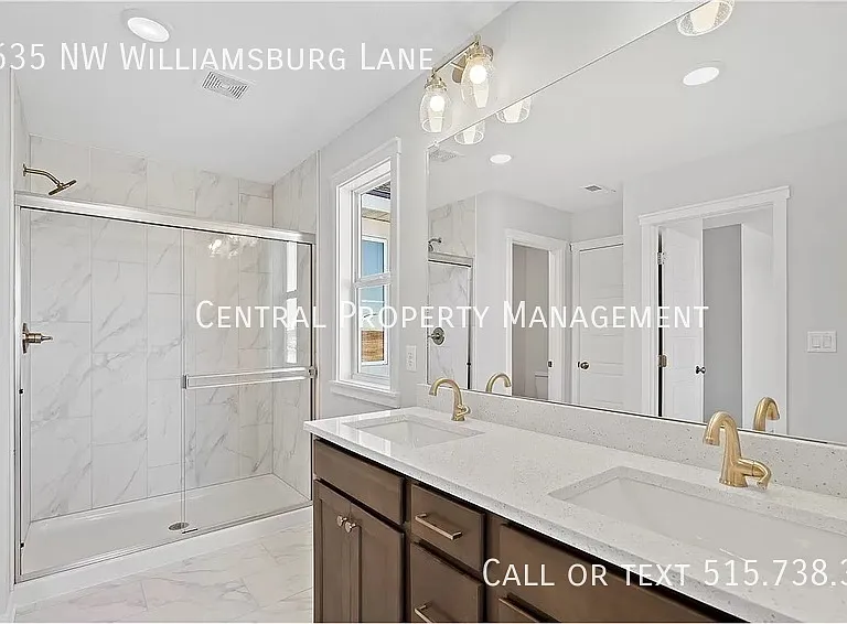 635 NW Williamsburg Ln — Photo 19