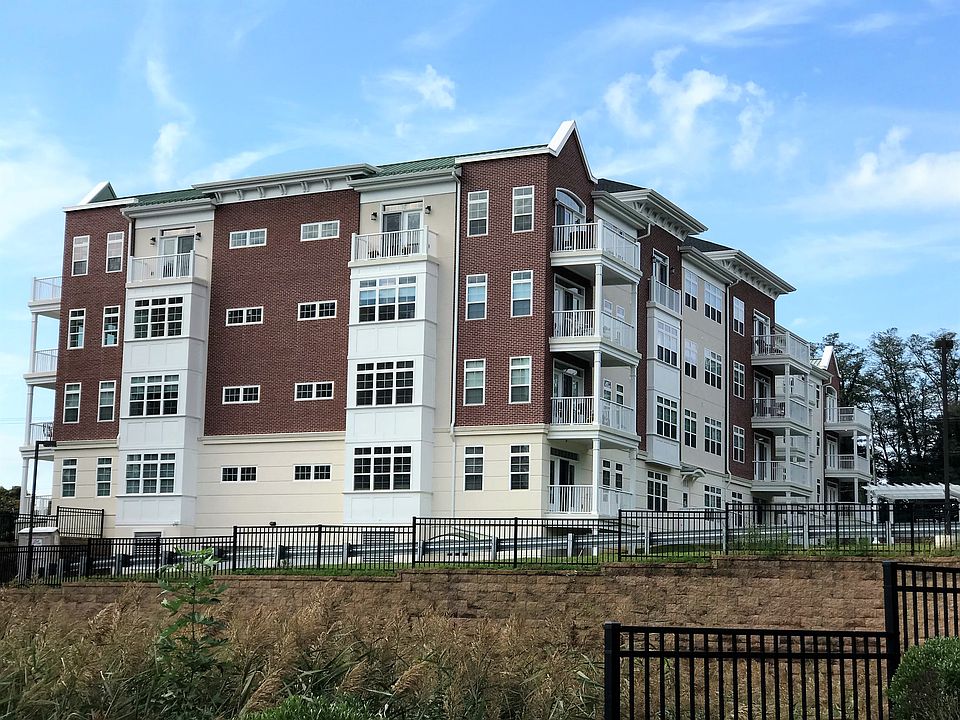 2nd image of 221 Gilpin Dr