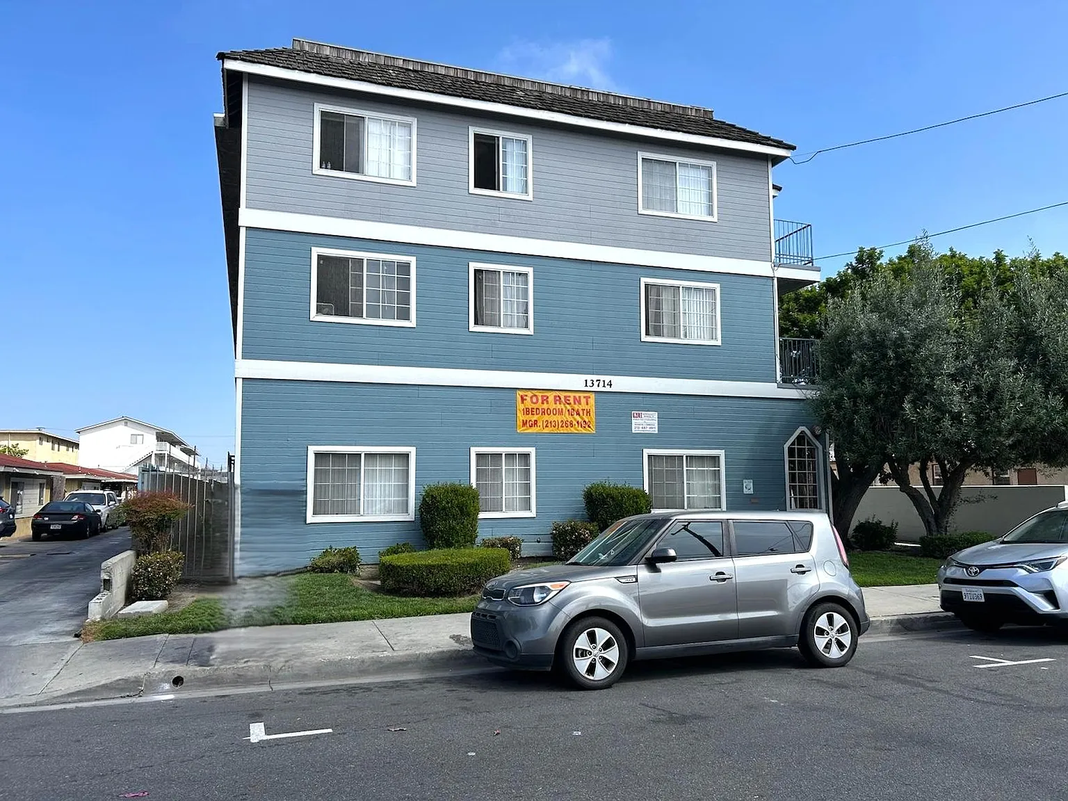 13714 KORNBLUM AVE — Photo 1
