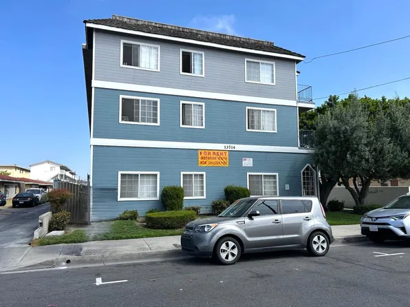13714 KORNBLUM AVE, 13714 Kornblum Ave APT 27, Hawthorne, CA 90250