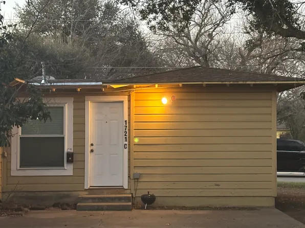 2102 W Hickory St #C, Denton, TX 76201