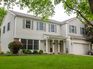 414 Albany Ln, Vernon Hills, IL