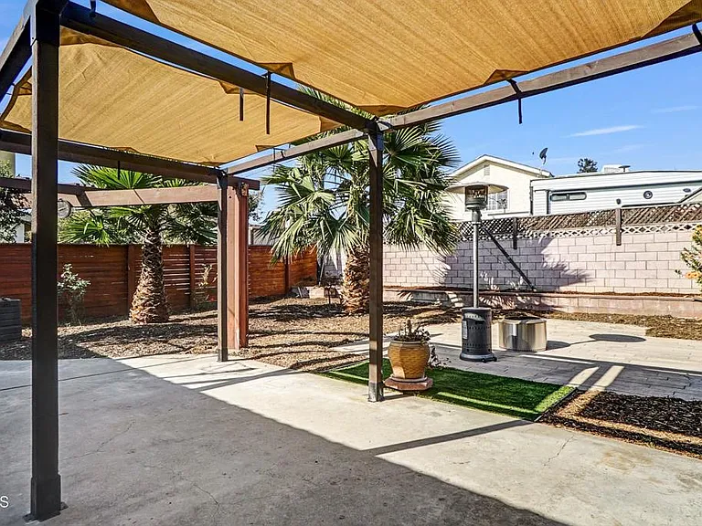 1307 S Petit Ave — Photo 29