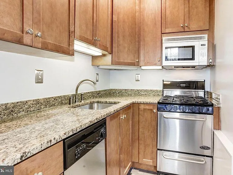 3314 Mount Pleasant St NW #27 — Photo 7