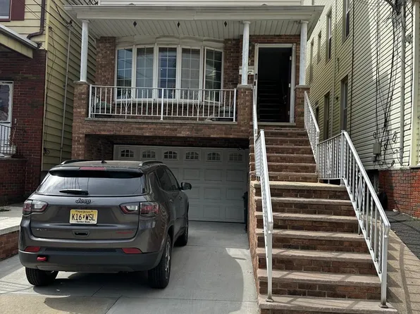 261 Avenue C, Bayonne, NJ 07002