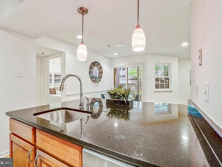 1524 Lincoln Way #100 — Photo 16